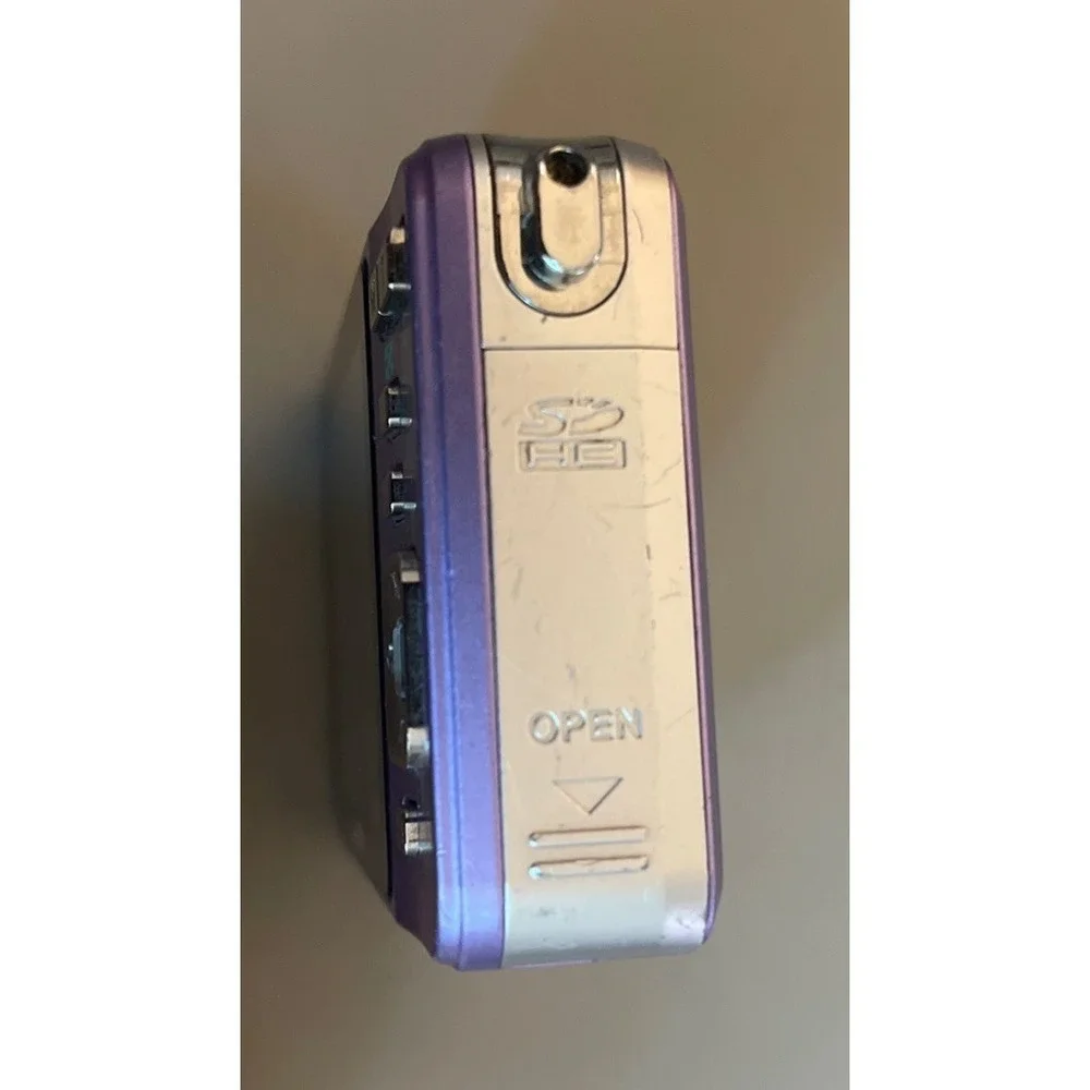 Sanyo VPC e1075 10.0MP Digital Camera No Power Cord